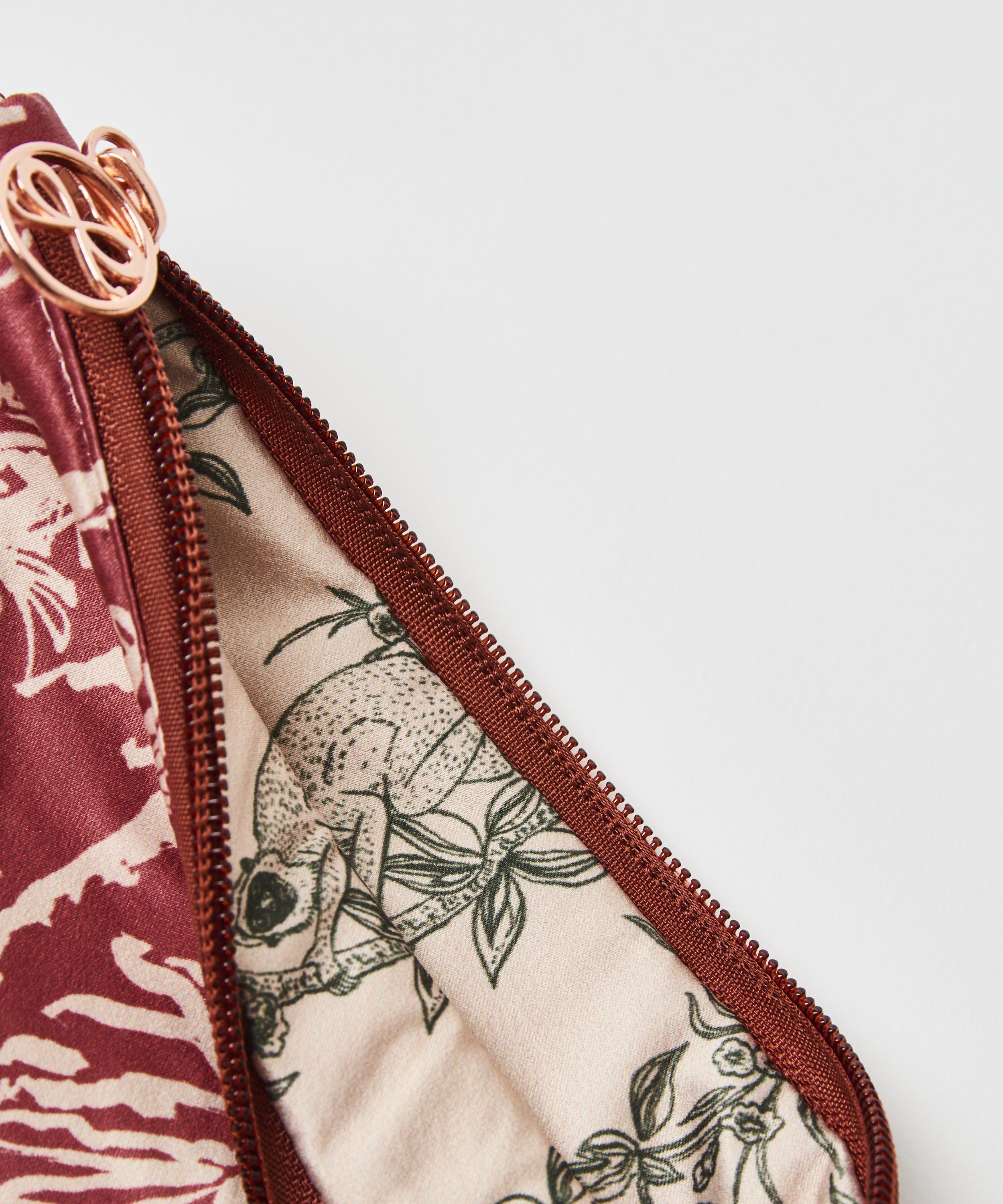 Joie de Vivre make-up bag