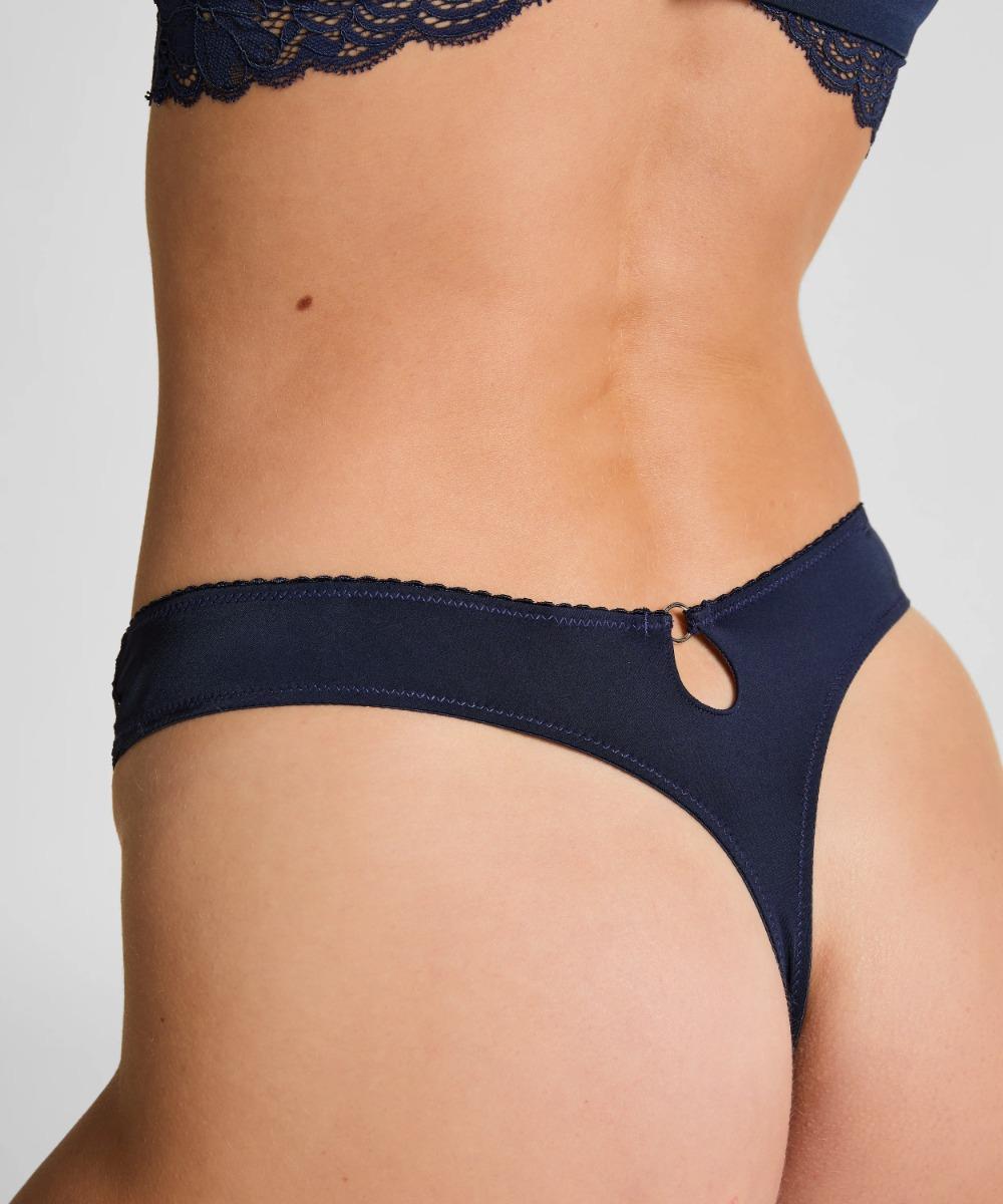 Στρινγκ Andrea