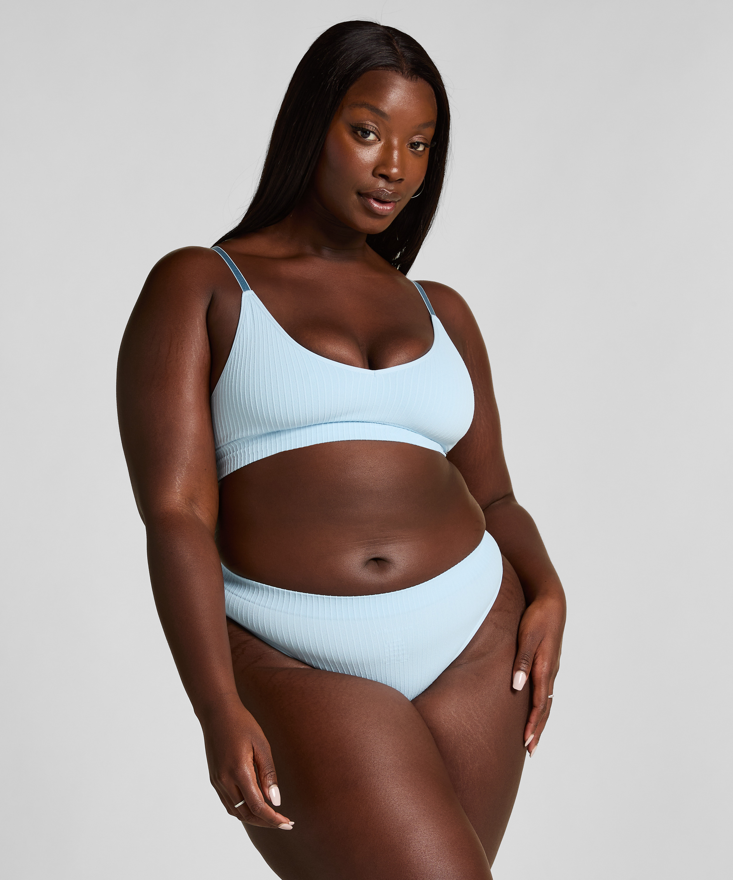 Ψηλόμεσο Στρινγκ Dianne