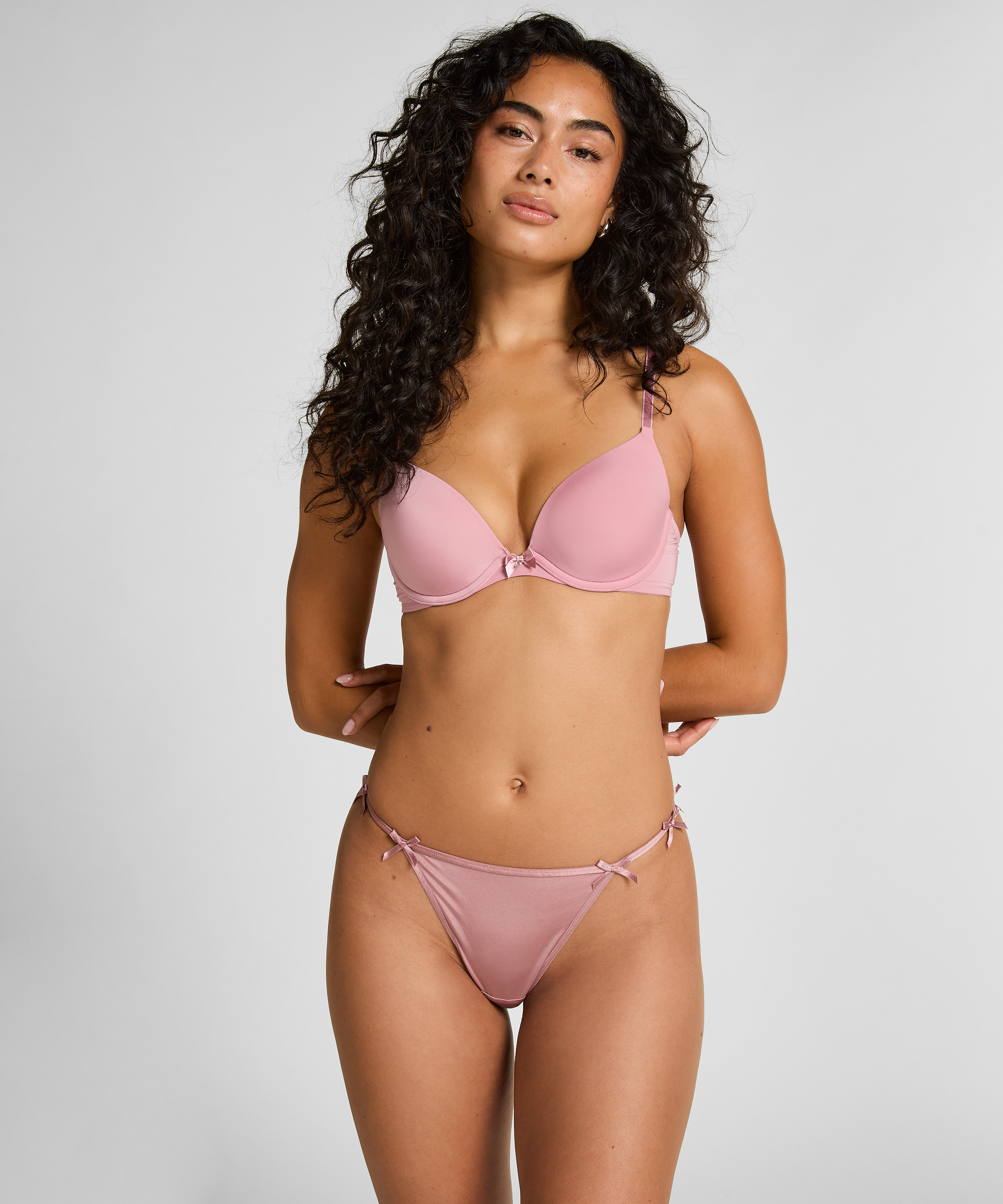 Στρινγκ Cutie